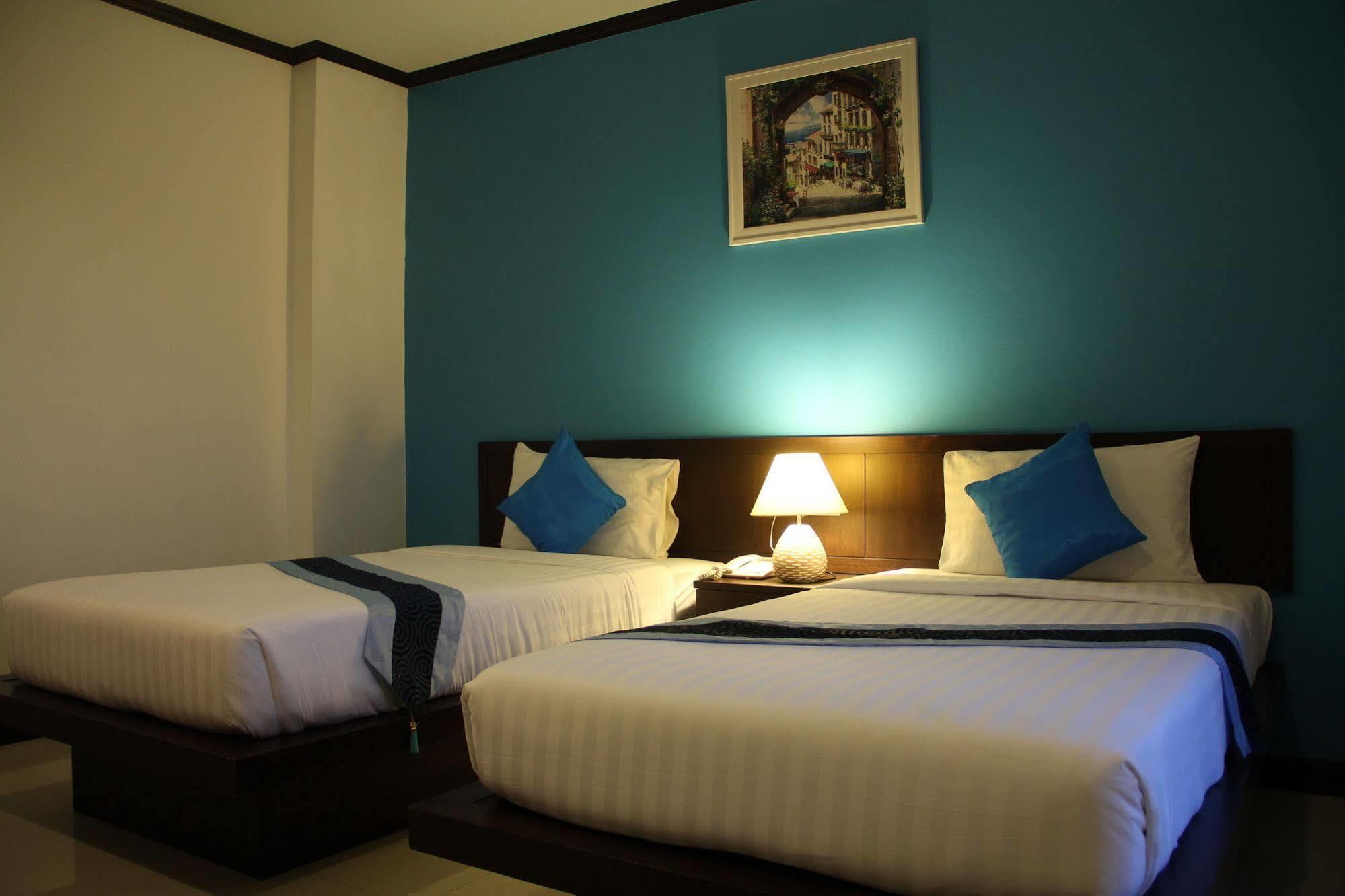 Sri Boutique Hotel Patong Exterior foto