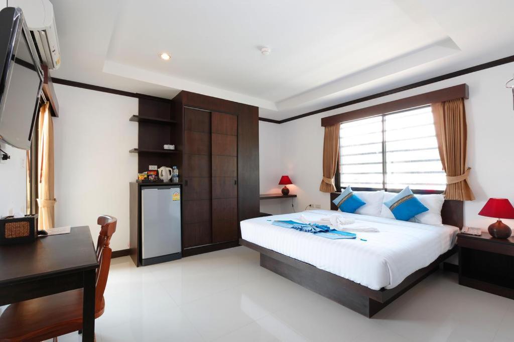 Sri Boutique Hotel Patong Exterior foto